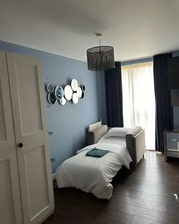 Spacious Single Room